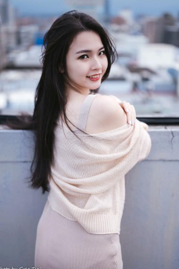    米浆 - 天台城市风情、室内居家可爱治愈美少女写真 [93P]第12张图片