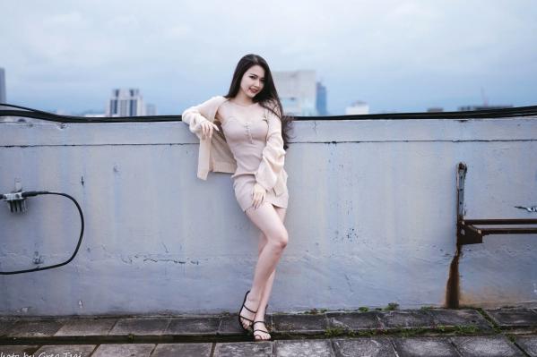    米浆 - 天台城市风情、室内居家可爱治愈美少女写真 [93P]第14张图片