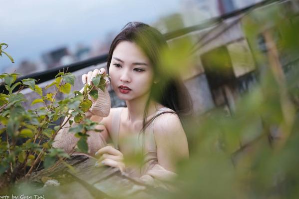    米浆 - 天台城市风情、室内居家可爱治愈美少女写真 [93P]第23张图片