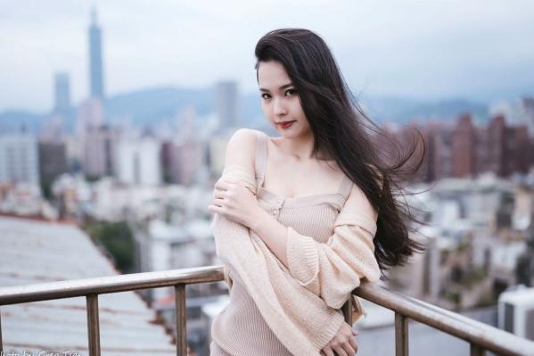   米浆 - 天台城市风情、室内居家可爱治愈美少女写真 [93P]第35张图片