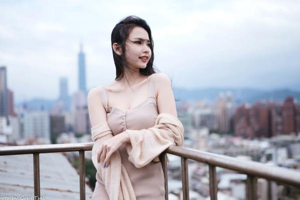    米浆 - 天台城市风情、室内居家可爱治愈美少女写真 [93P]第37张图片