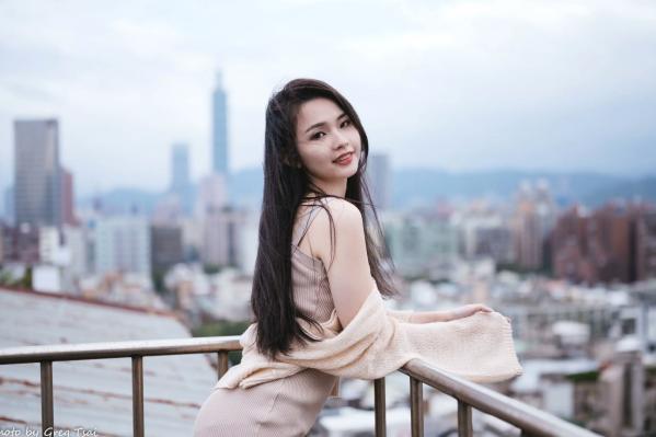    米浆 - 天台城市风情、室内居家可爱治愈美少女写真 [93P]第38张图片