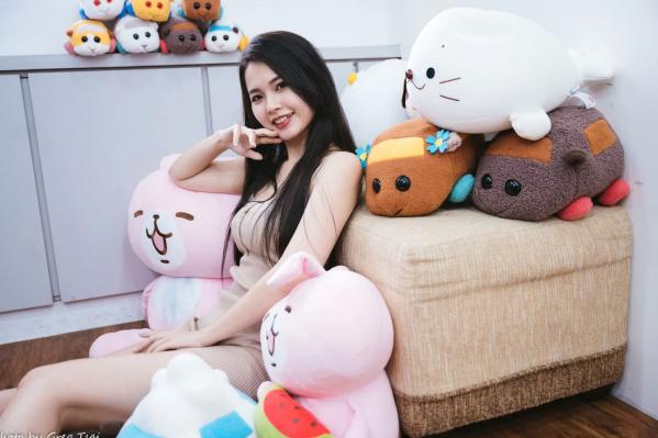    米浆 - 天台城市风情、室内居家可爱治愈美少女写真 [93P]第85张图片