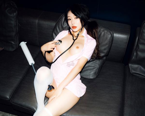    韩国极品美女Jucy护士角色扮演私房照，情色医院主题，人间胸器无圣光高清大尺度写真第25张图片