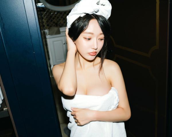    韩国极品美女Jucy护士角色扮演私房照，情色医院主题，人间胸器无圣光高清大尺度写真第58张图片