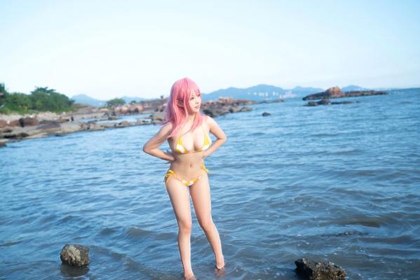    七七娜娜子 - 穗香Cosplay比基尼泳装写真 [31P] - 动漫角色扮演与室内外大尺度拍摄第11张图片