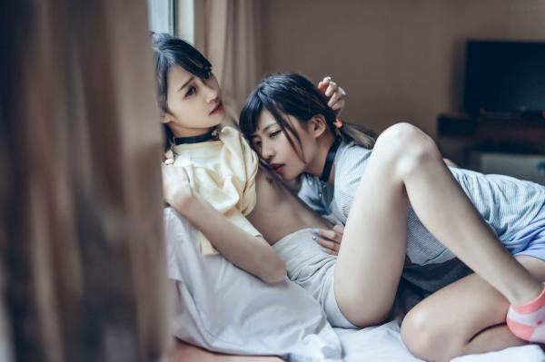    JVID-果宝宝-妍妍-私房卧室互动写真-幼萝莉尺度突破-软萌可爱与极致诱惑的强力碰撞-高颜值双姝写真集-2021.05.28第10张图片