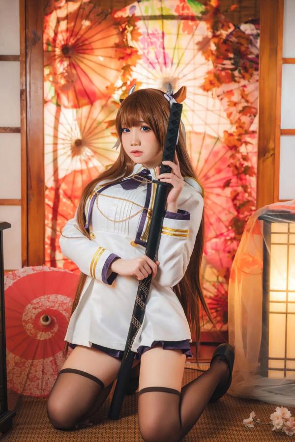    焖焖碳 - 碧蓝航线樫野Cosplay，和风制服诱惑，极致美腿与清纯甜美，二次元女神精选私房照第5张图片