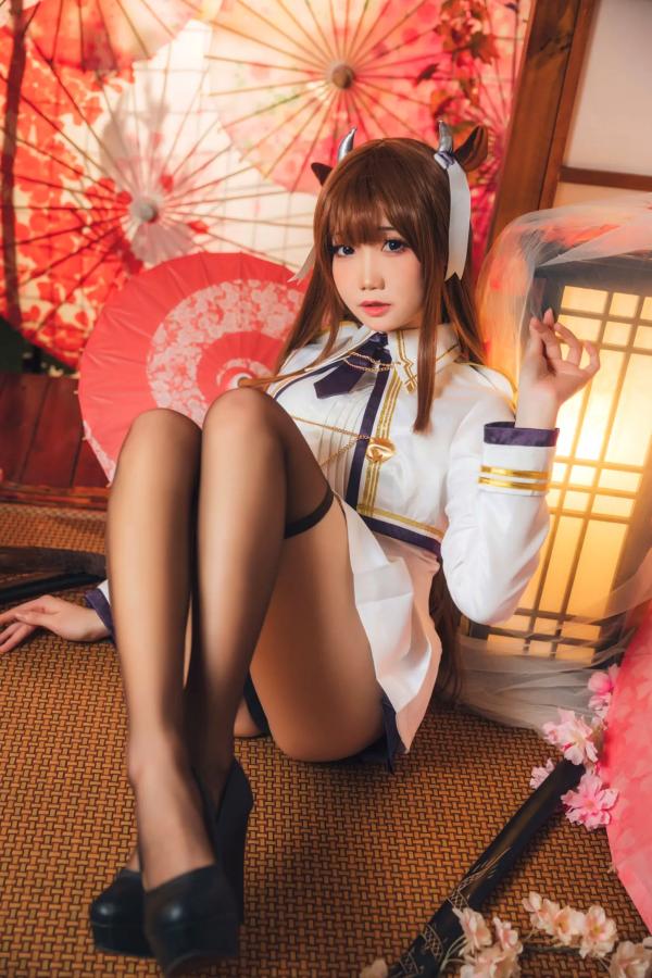    焖焖碳 - 碧蓝航线樫野Cosplay，和风制服诱惑，极致美腿与清纯甜美，二次元女神精选私房照第17张图片