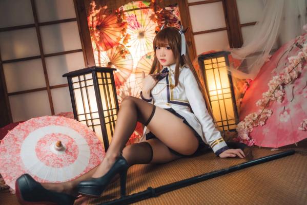   焖焖碳 - 碧蓝航线樫野Cosplay，和风制服诱惑，极致美腿与清纯甜美，二次元女神精选私房照第24张图片