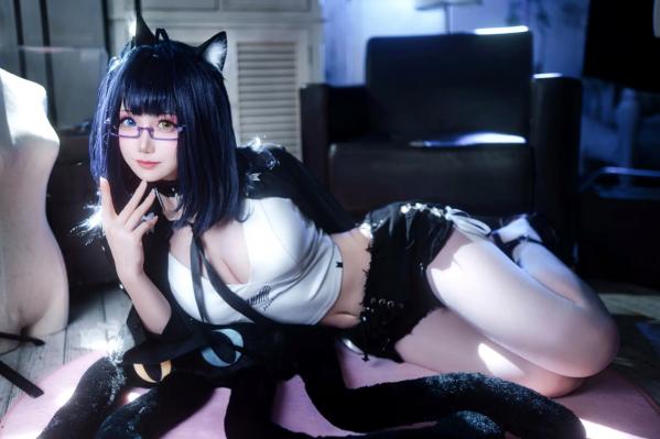   焖焖碳 - 黑茶子 Cosplay角色扮演，动漫风异瞳猫耳美少女，冷艳诱惑私房写真 [22P]第11张图片
