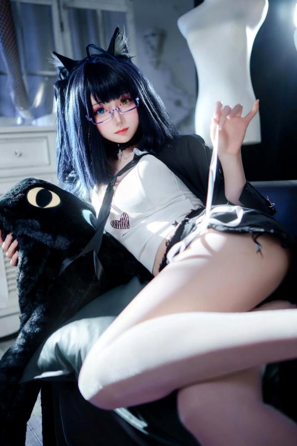    焖焖碳 - 黑茶子 Cosplay角色扮演，动漫风异瞳猫耳美少女，冷艳诱惑私房写真 [22P]第15张图片