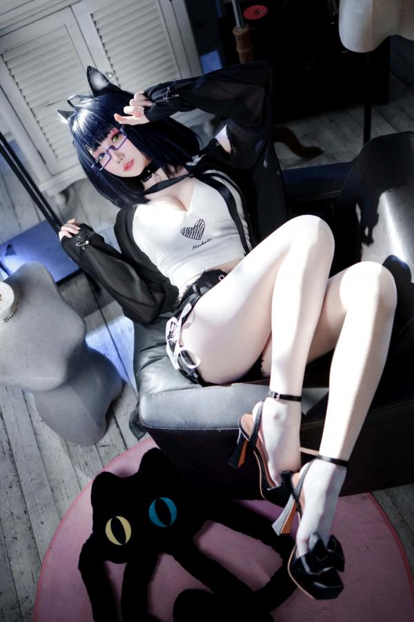    焖焖碳 - 黑茶子 Cosplay角色扮演，动漫风异瞳猫耳美少女，冷艳诱惑私房写真 [22P]第18张图片