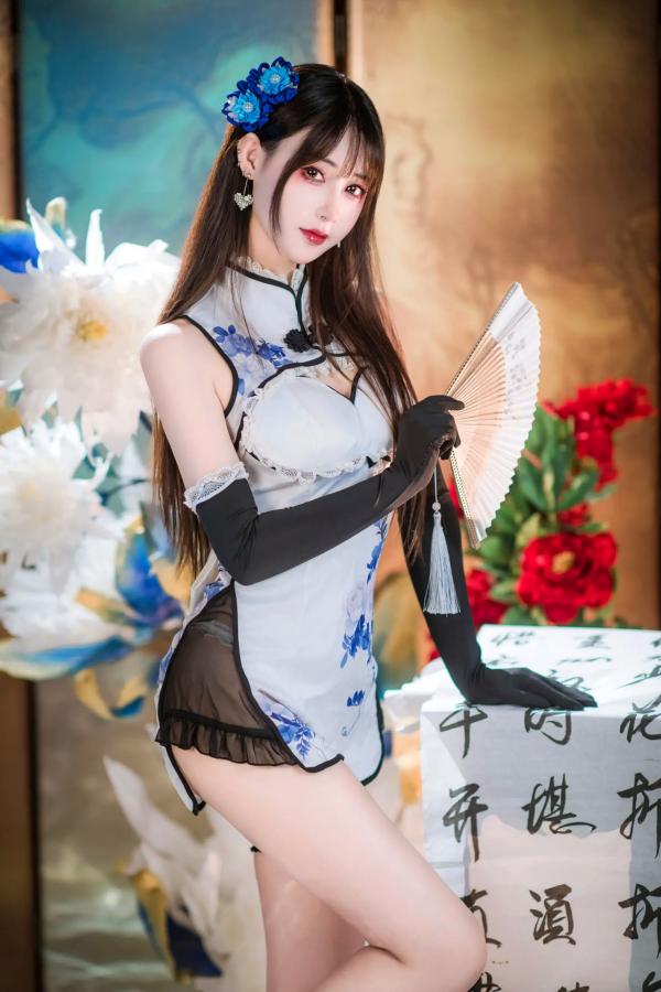    羽生三未 - 瓶儿 青花瓷旗袍，古典与性感完美碰撞，绝美长腿，制服诱惑女神写真 [25P]第2张图片