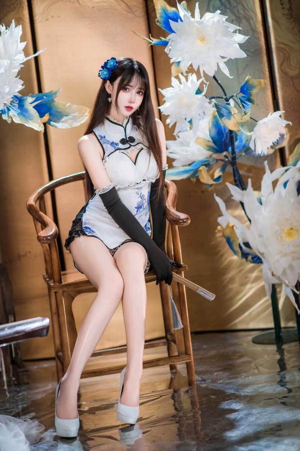    羽生三未 - 瓶儿 青花瓷旗袍，古典与性感完美碰撞，绝美长腿，制服诱惑女神写真 [25P]第4张图片