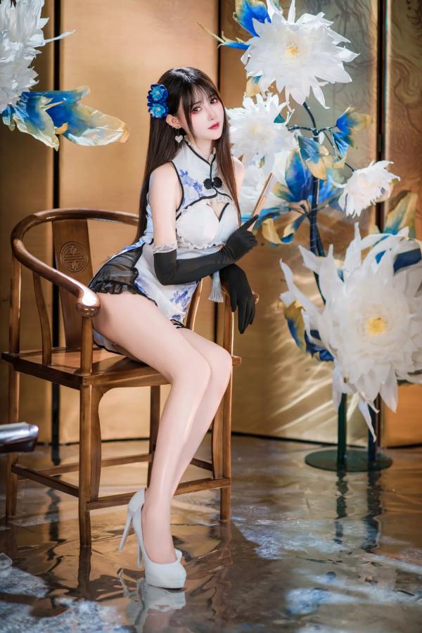    羽生三未 - 瓶儿 青花瓷旗袍，古典与性感完美碰撞，绝美长腿，制服诱惑女神写真 [25P]第11张图片