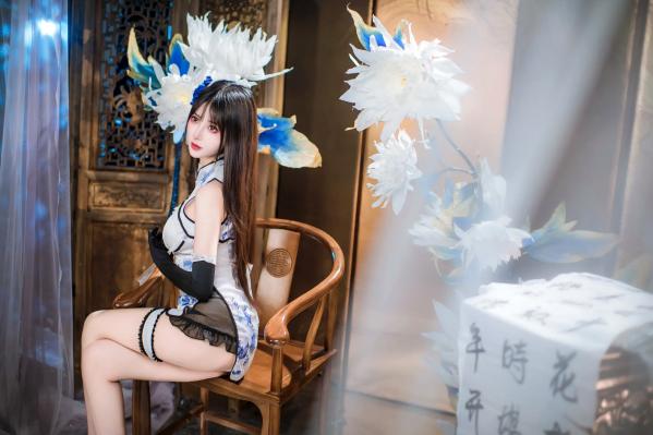   羽生三未 - 瓶儿 青花瓷旗袍，古典与性感完美碰撞，绝美长腿，制服诱惑女神写真 [25P]第12张图片