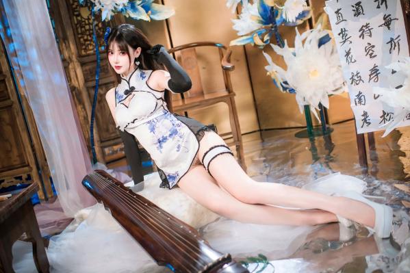    羽生三未 - 瓶儿 青花瓷旗袍，古典与性感完美碰撞，绝美长腿，制服诱惑女神写真 [25P]第16张图片