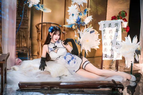    羽生三未 - 瓶儿 青花瓷旗袍，古典与性感完美碰撞，绝美长腿，制服诱惑女神写真 [25P]第18张图片