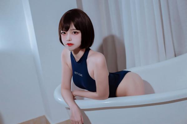    二佐Nisa - 浴室私房竞泳连体泳衣高叉诱惑写真 [40P]第15张图片