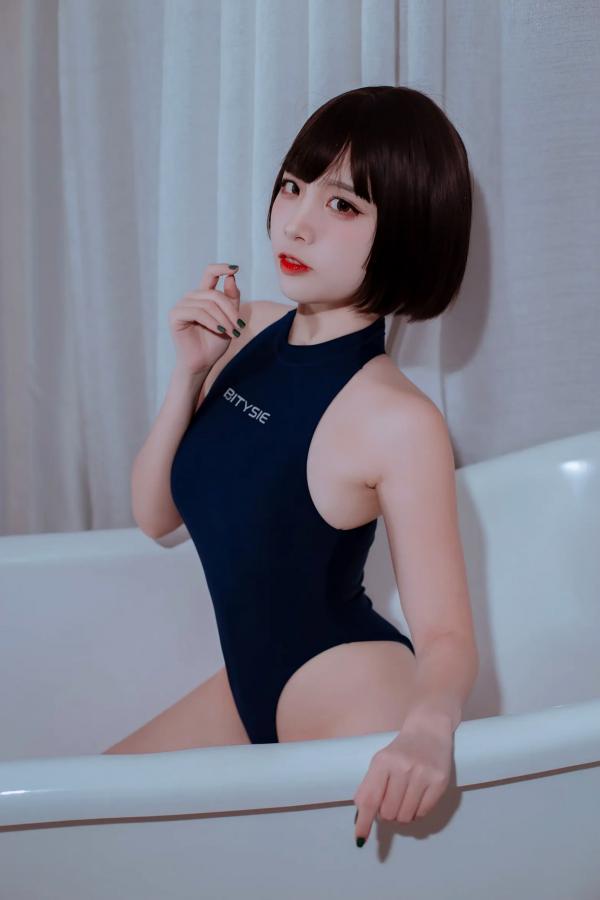    二佐Nisa - 浴室私房竞泳连体泳衣高叉诱惑写真 [40P]第16张图片