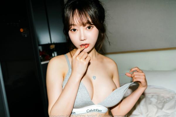    韩国美女Jucy与Yunjin：Calvin Klein内衣私房写真，火辣闺蜜互动，无圣光大尺度唯美呈现（卷1）第26张图片
