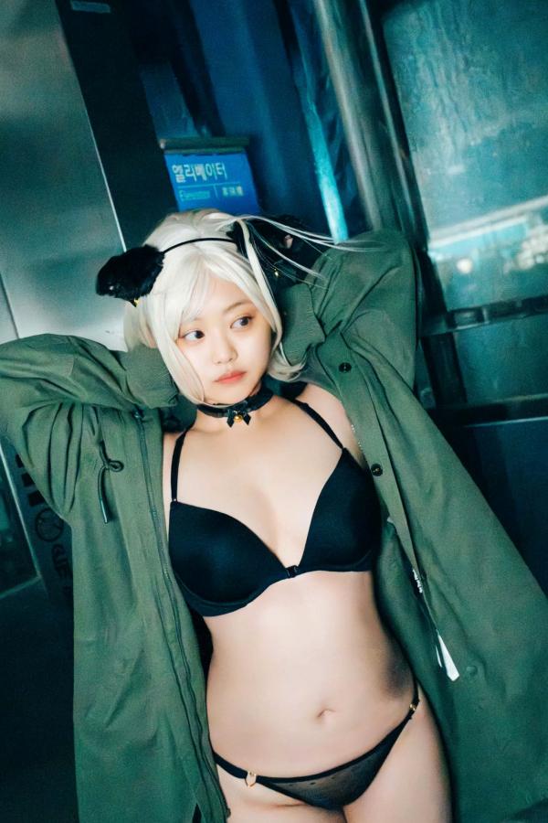    Haivia EunWoo - Last Night 深夜猫耳少女，军绿色工装诱惑，前卫性感私房 [80P]第3张图片