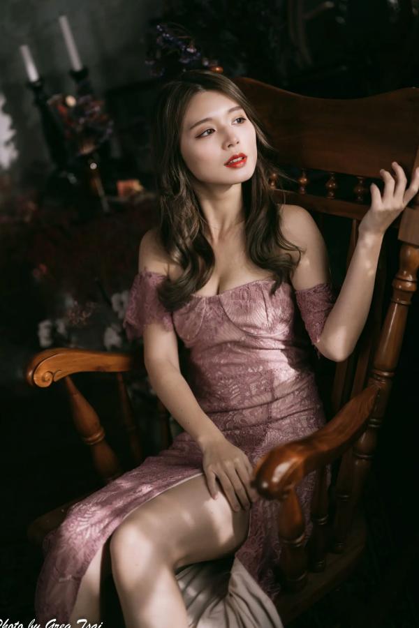    筱筱 - 优雅粉色蕾丝长裙私房写真，气质女神精致居家氛围感大片 [90P]第6张图片