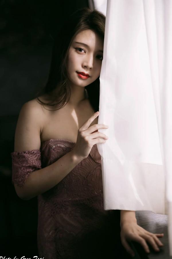    筱筱 - 优雅粉色蕾丝长裙私房写真，气质女神精致居家氛围感大片 [90P]第55张图片