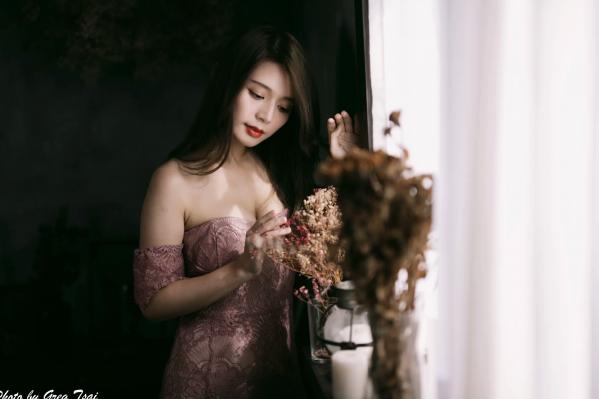    筱筱 - 优雅粉色蕾丝长裙私房写真，气质女神精致居家氛围感大片 [90P]第71张图片