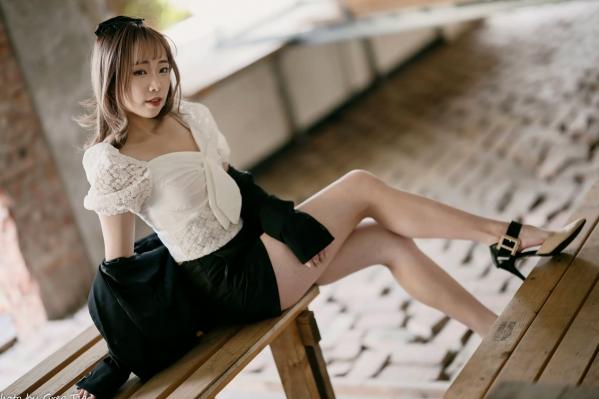    娃娃 - 气质优雅职业风私房照，简约质感蕾丝搭配时尚西装，绝美写真 [129P]第9张图片