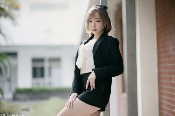    娃娃 - 气质优雅职业风私房照，简约质感蕾丝搭配时尚西装，绝美写真 [129P]第31张图片