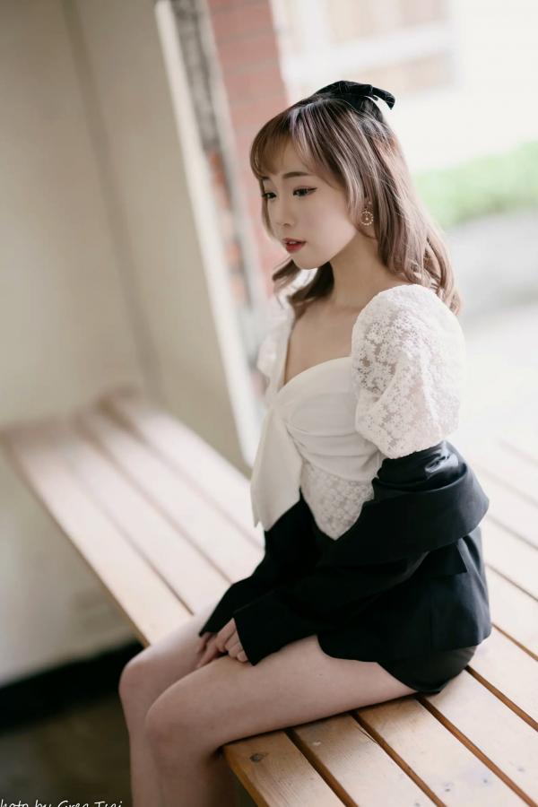    娃娃 - 气质优雅职业风私房照，简约质感蕾丝搭配时尚西装，绝美写真 [129P]第37张图片