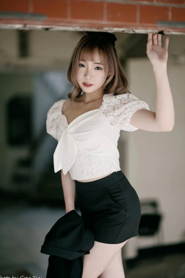    娃娃 - 气质优雅职业风私房照，简约质感蕾丝搭配时尚西装，绝美写真 [129P]第50张图片