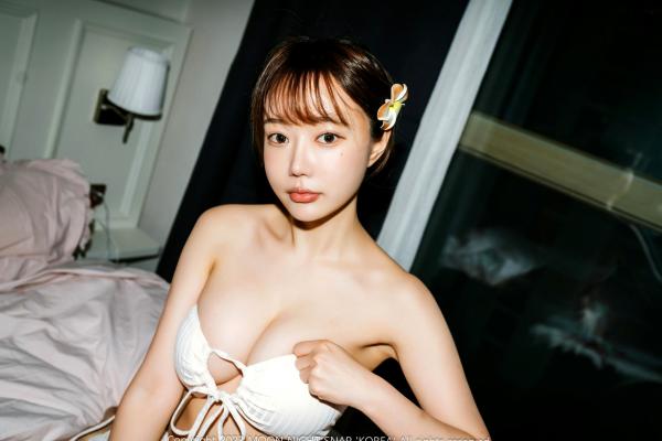    韩国美女Jucy私房摄影：纯欲女神卧室独处，白嫩肌肤秀曼妙身材，清纯诱惑无圣光写真集第8张图片