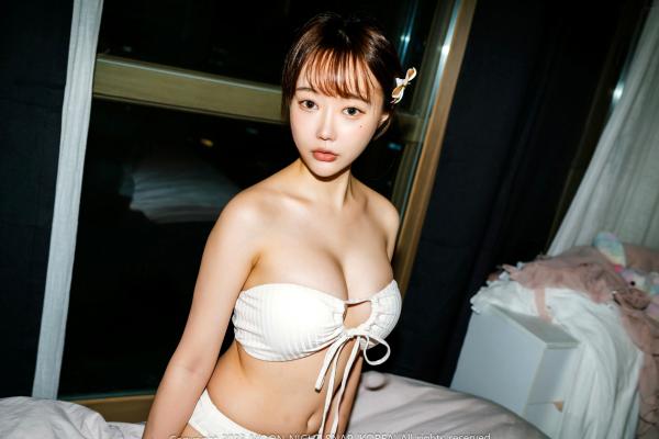    韩国美女Jucy私房摄影：纯欲女神卧室独处，白嫩肌肤秀曼妙身材，清纯诱惑无圣光写真集第17张图片
