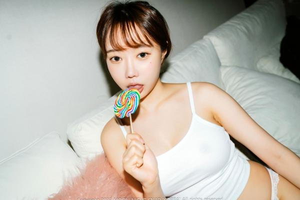    韩国美女Jucy私房摄影：纯欲女神卧室独处，白嫩肌肤秀曼妙身材，清纯诱惑无圣光写真集第45张图片