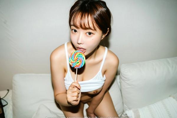   韩国美女Jucy私房摄影：纯欲女神卧室独处，白嫩肌肤秀曼妙身材，清纯诱惑无圣光写真集第53张图片