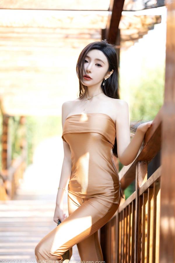 王馨瑶   XiaoYu语画界1079期：王馨瑶yanni贵州旅拍写真，金色抹胸长裤尽显女神范，白色蕾丝内衣私房释放极致诱惑，无圣光收藏级大尺度力作第7张图片