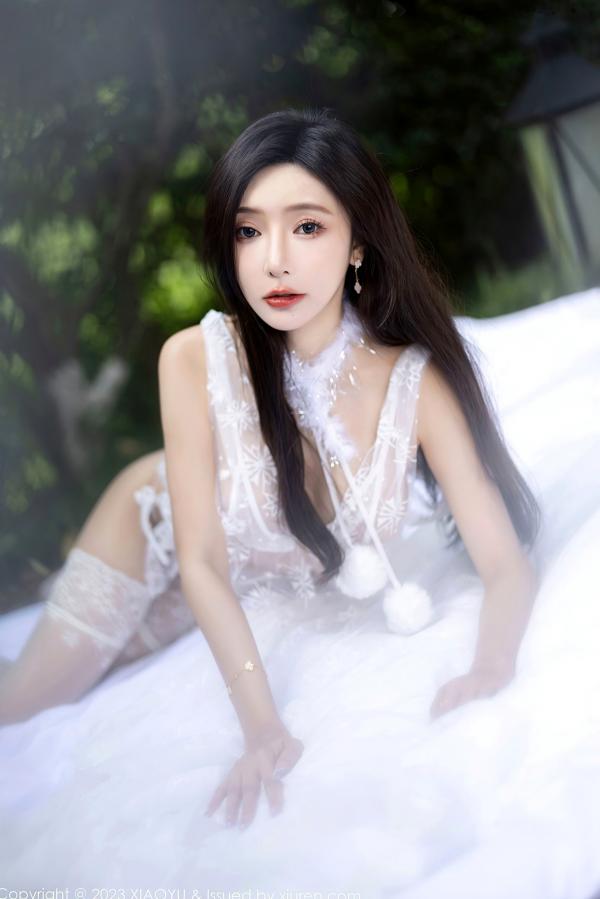 王馨瑶   XiaoYu语画界1079期：王馨瑶yanni贵州旅拍写真，金色抹胸长裤尽显女神范，白色蕾丝内衣私房释放极致诱惑，无圣光收藏级大尺度力作第51张图片