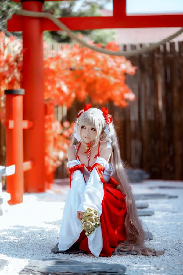    是三不是世w - 碧蓝航线可畏巫女COS，清纯少女和风祭典礼服私房照，极品角色扮演21P第4张图片