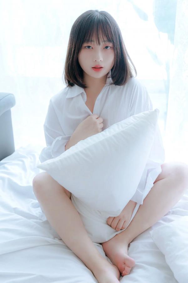    Mozzi - A wet day 私房写真，纯欲居家清新风，白色衬衫诱惑演绎第4张图片