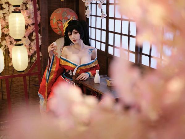    一米八的大梨子 - 碧蓝航线大凤和服角色扮演，唯美樱花与精致日式私房照，展现极致傲人曲线 [31P]第1张图片
