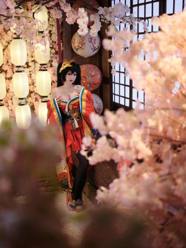    一米八的大梨子 - 碧蓝航线大凤和服角色扮演，唯美樱花与精致日式私房照，展现极致傲人曲线 [31P]第4张图片