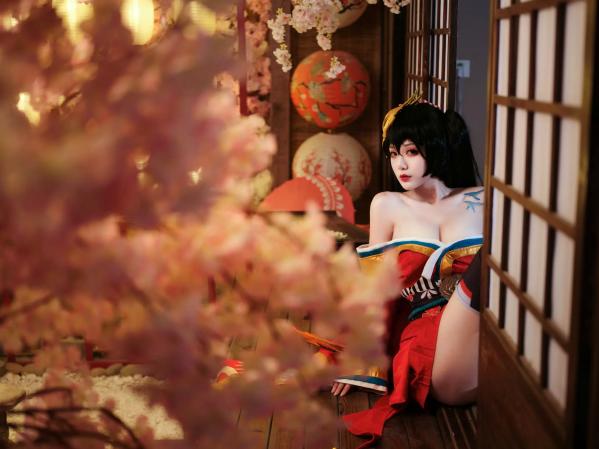    一米八的大梨子 - 碧蓝航线大凤和服角色扮演，唯美樱花与精致日式私房照，展现极致傲人曲线 [31P]第9张图片