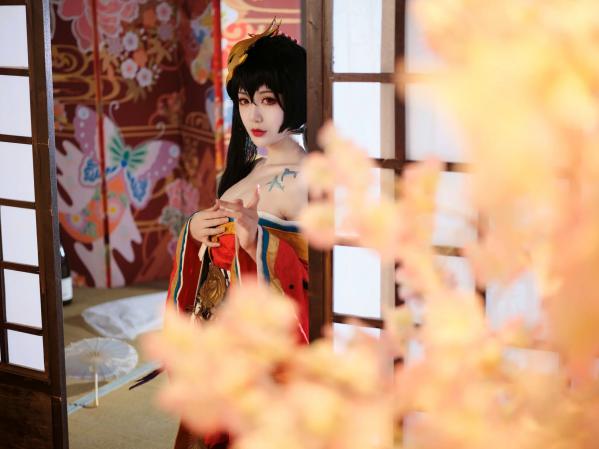    一米八的大梨子 - 碧蓝航线大凤和服角色扮演，唯美樱花与精致日式私房照，展现极致傲人曲线 [31P]第17张图片
