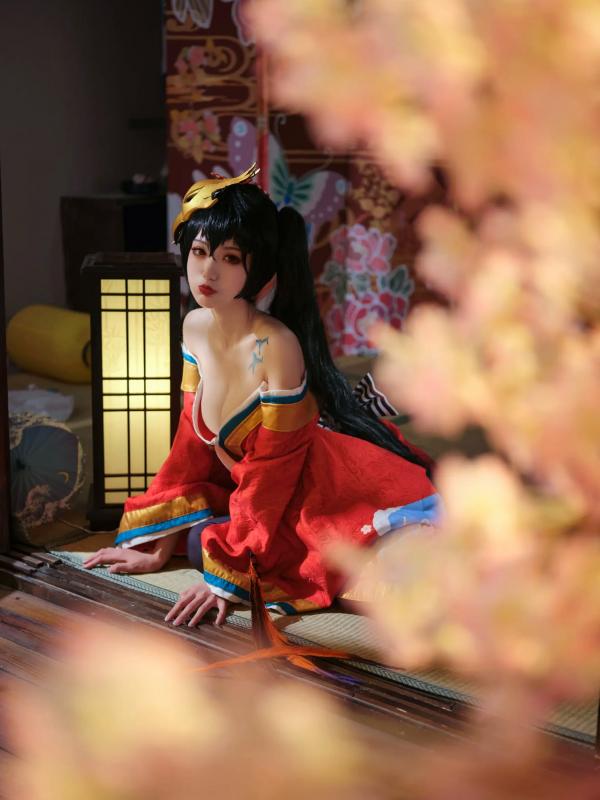    一米八的大梨子 - 碧蓝航线大凤和服角色扮演，唯美樱花与精致日式私房照，展现极致傲人曲线 [31P]第18张图片