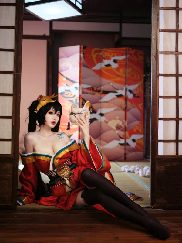    一米八的大梨子 - 碧蓝航线大凤和服角色扮演，唯美樱花与精致日式私房照，展现极致傲人曲线 [31P]第19张图片