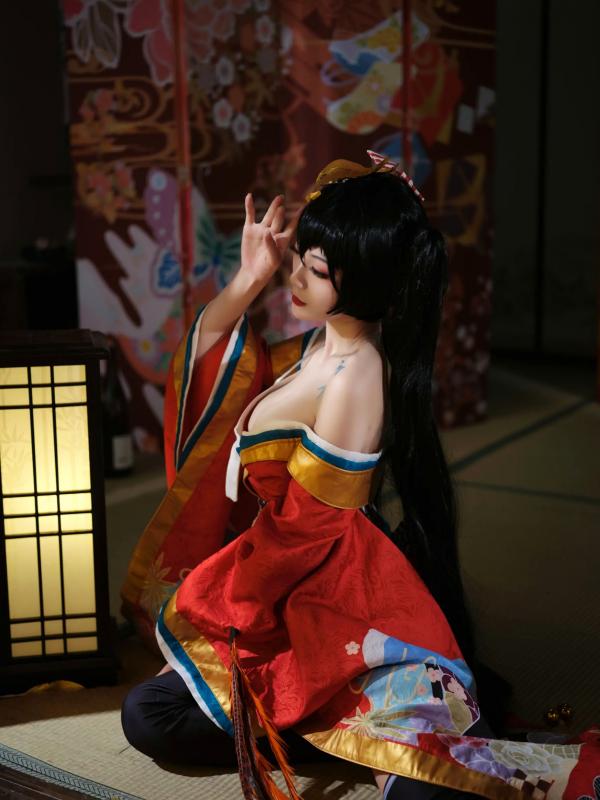   一米八的大梨子 - 碧蓝航线大凤和服角色扮演，唯美樱花与精致日式私房照，展现极致傲人曲线 [31P]第22张图片