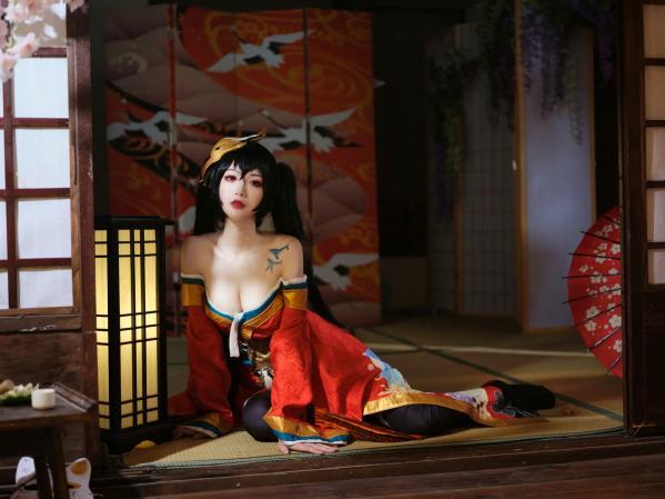    一米八的大梨子 - 碧蓝航线大凤和服角色扮演，唯美樱花与精致日式私房照，展现极致傲人曲线 [31P]第23张图片